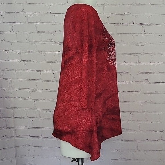 Dress Barn Red pink and black 3/4 sleeve Stretchy Top. Size Small. - Picture 2 of 6